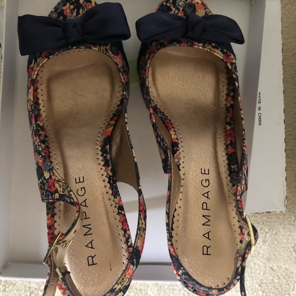 Rampage Navy Floral Platform Heels - Picture 7 of 8